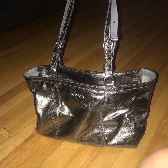 Coach Bag- Carry all style   Hardly used - Picture 1 of 3